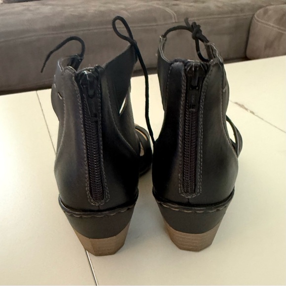 REIKER Gladiator Black Leather Sandal Lace Up Heels 9 - Picture 3 of 6